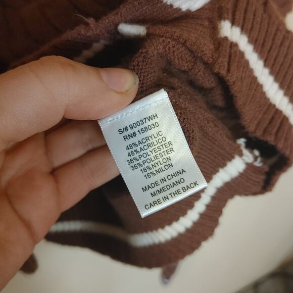 Love Tree Size Medium M Brown White Trim Cropped Sweater y2k Style Big Buttons - Picture 6 of 9